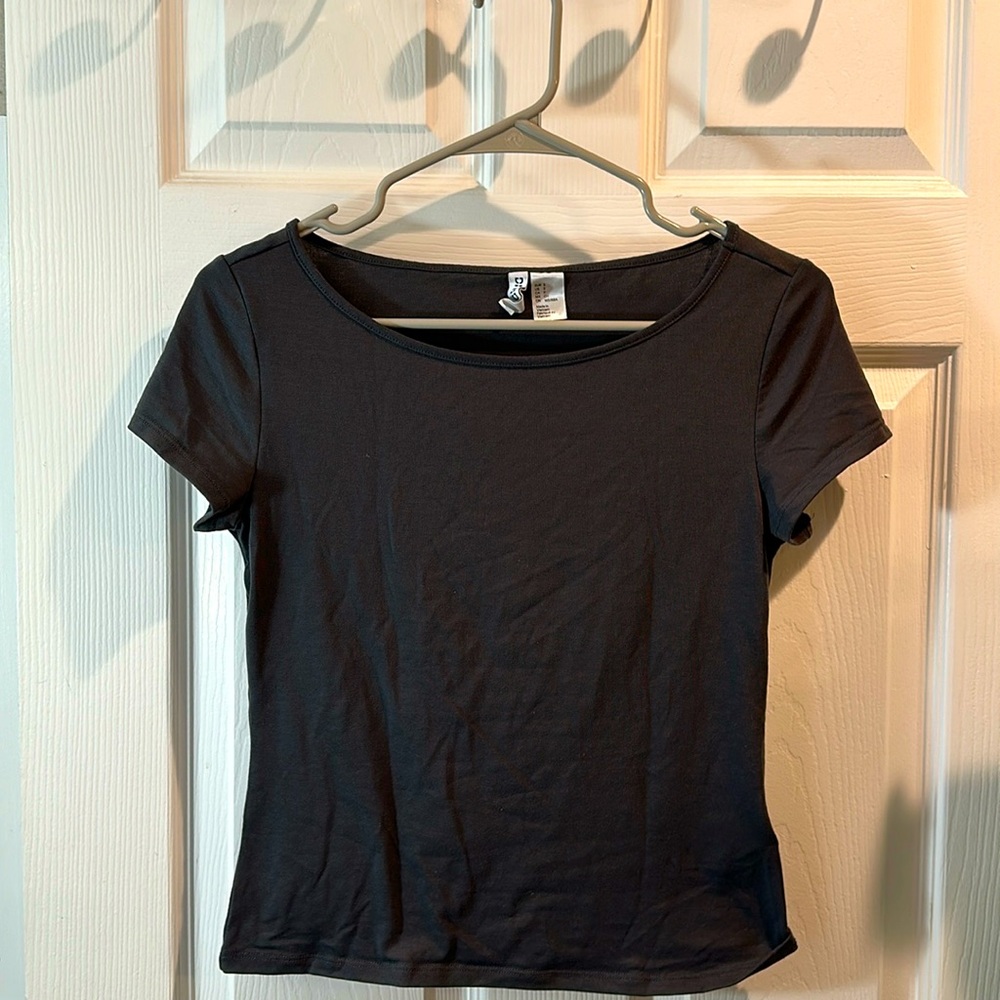 H&M DEVIDED WOMEN TSHIRT SIZE S PETITE